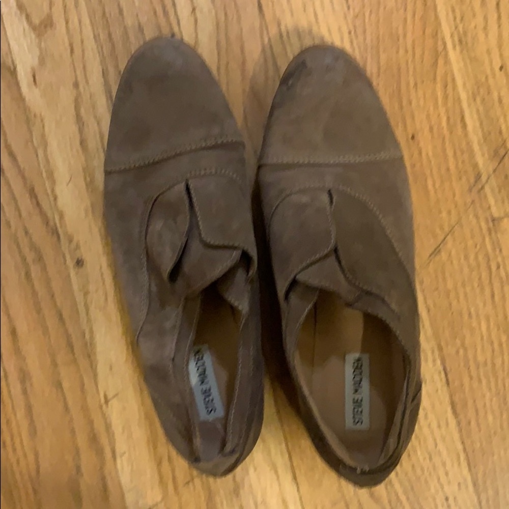 Tan Suede Steve Madden Loafers Size 9.5